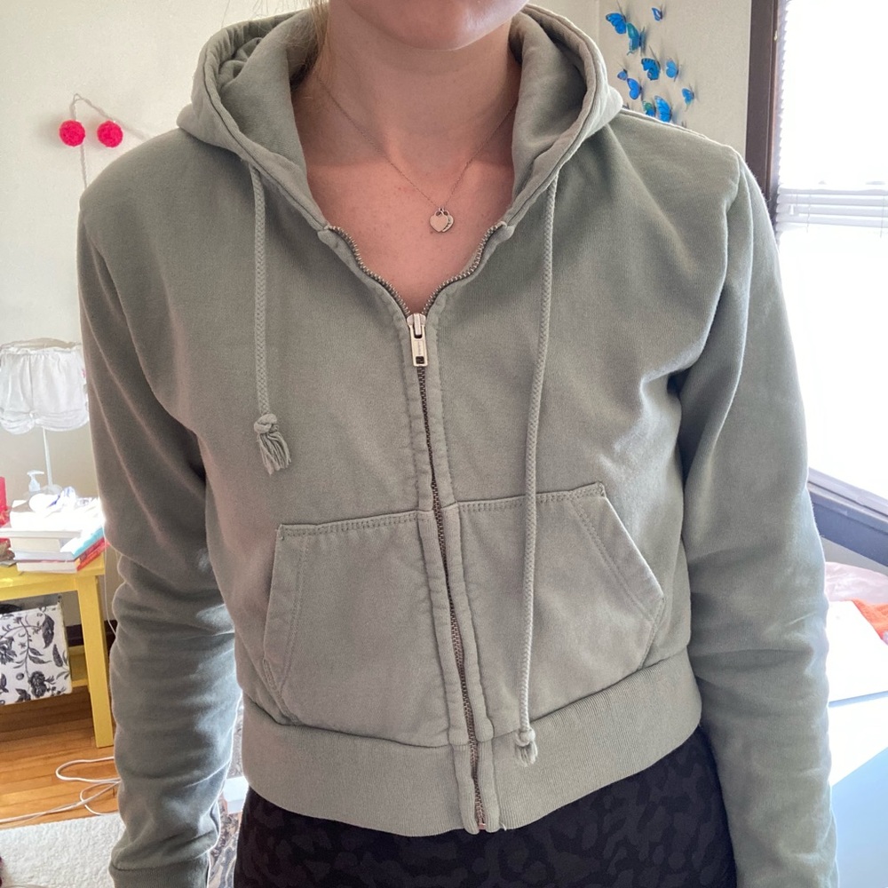 Brandy Melville Cropped Sweater